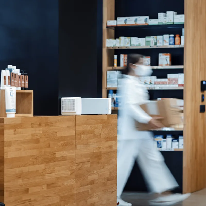 Purificador de aire con lámparas germicidas UVC...