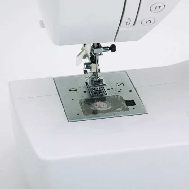 Máquina de coser MC823